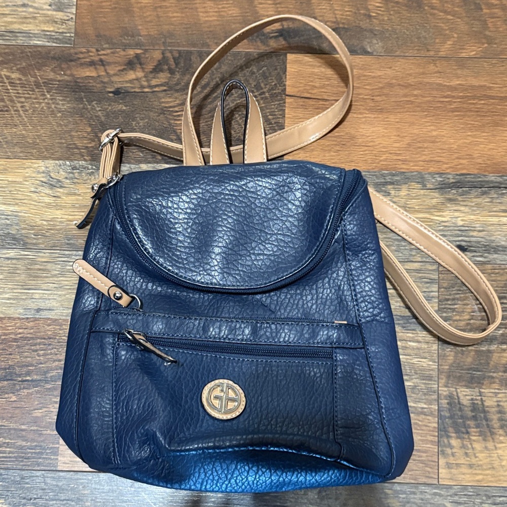 Giani‎ Bernini Pebble PVC Backpack